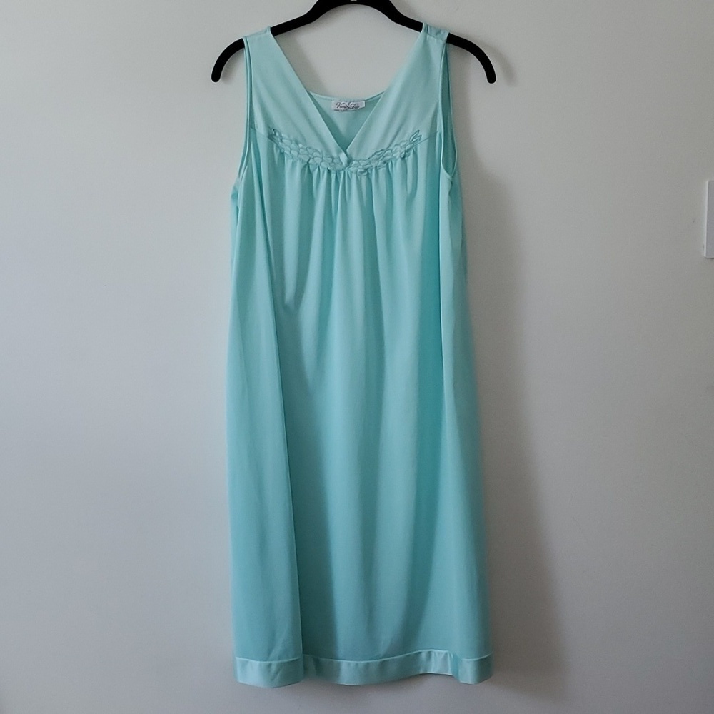 Vintage Vanity Fair Nightgown Medium